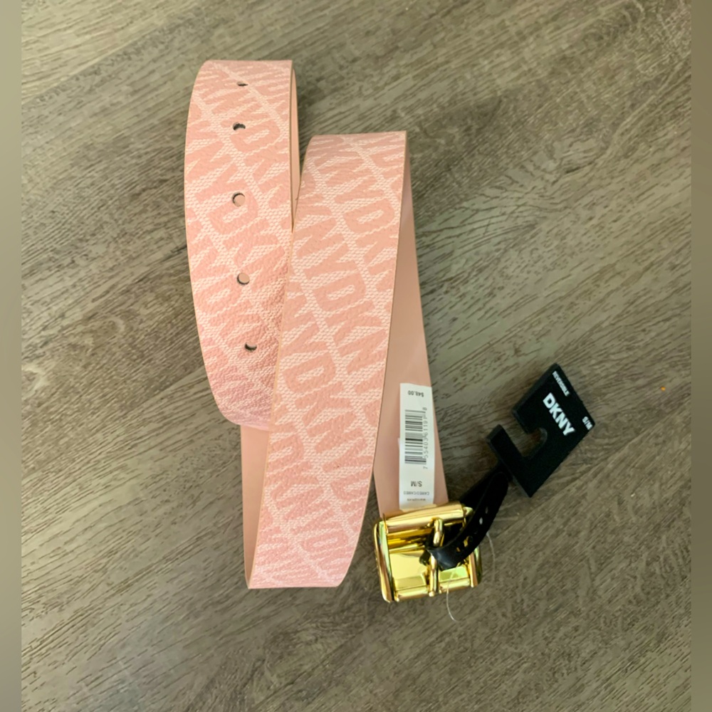 New DKNY Signature Reversible Belt in Pink, size M Barbiecore Preppy